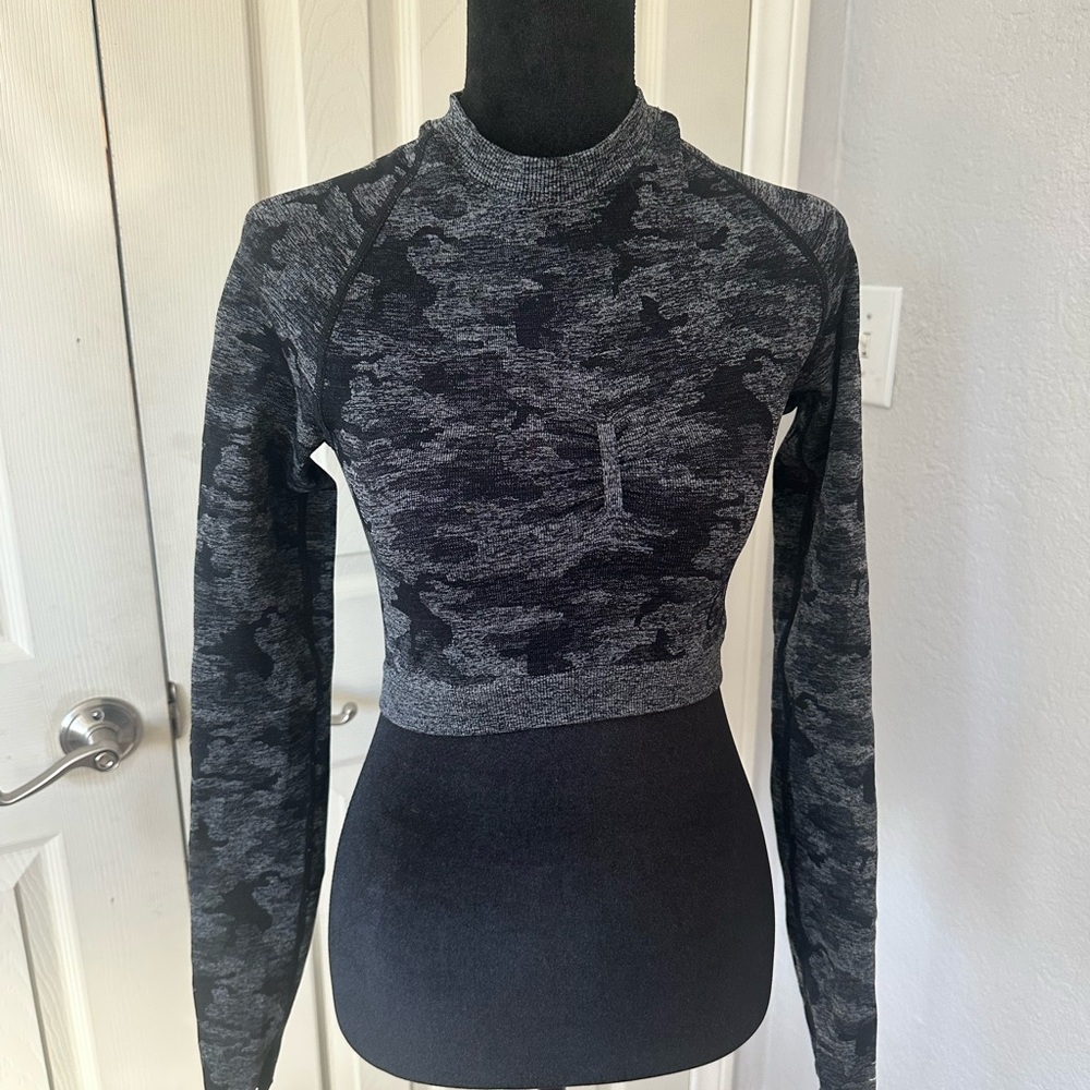 Gymshark Black & Gray Camo Seamless Long Sleeve Crop Top